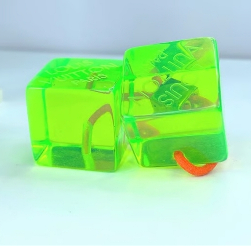 Louis Vuitton Logo Neon Green Hair Cubes - Picture 7 of 7